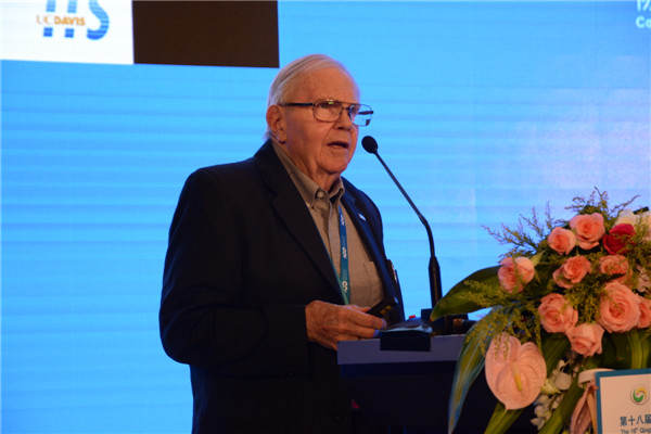 加州大學(xué)戴維斯分校交通研究所教授-Andrew Burke原圖.jpg