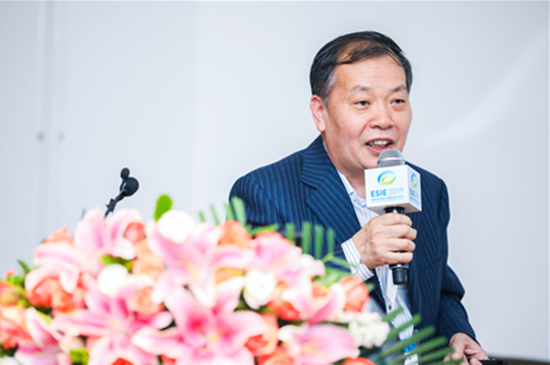 貝肯新能源張強(qiáng):飛輪儲能調(diào)頻性能是火電機(jī)組的27倍 沒有溫度方面的限制 貝肯新能源張強(qiáng):飛輪儲能調(diào)頻性能是火電機(jī)組的27倍 沒有溫度方面的限制