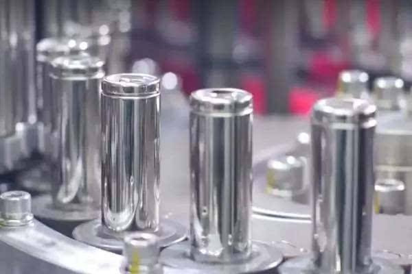 猛犸電動21700鋰電新國標車上市 圓柱電池開辟第二戰(zhàn)場