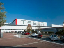 電池日召開時間或?qū)⒚骼?市場猜測眾說紛紜 干電極、預(yù)鋰化等技術(shù)受關(guān)注