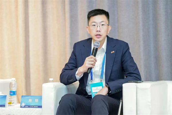 “Li+學(xué)社”高端對(duì)話：警惕全球化機(jī)遇下，鋰電企業(yè)的出海挑戰(zhàn)和技術(shù)迭代風(fēng)險(xiǎn)