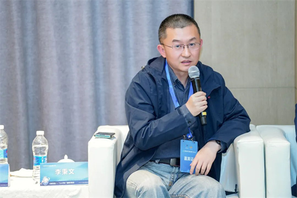 “Li+學(xué)社”高端對(duì)話：警惕全球化機(jī)遇下，鋰電企業(yè)的出海挑戰(zhàn)和技術(shù)迭代風(fēng)險(xiǎn)