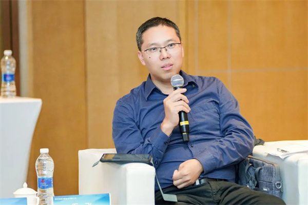 “Li+學(xué)社”高端對(duì)話：警惕全球化機(jī)遇下，鋰電企業(yè)的出海挑戰(zhàn)和技術(shù)迭代風(fēng)險(xiǎn)