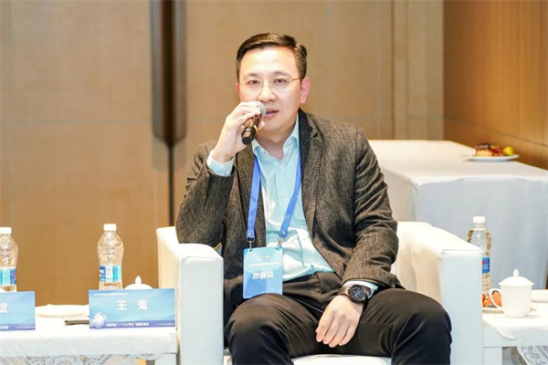 “Li+學(xué)社”高端對(duì)話：警惕全球化機(jī)遇下，鋰電企業(yè)的出海挑戰(zhàn)和技術(shù)迭代風(fēng)險(xiǎn)