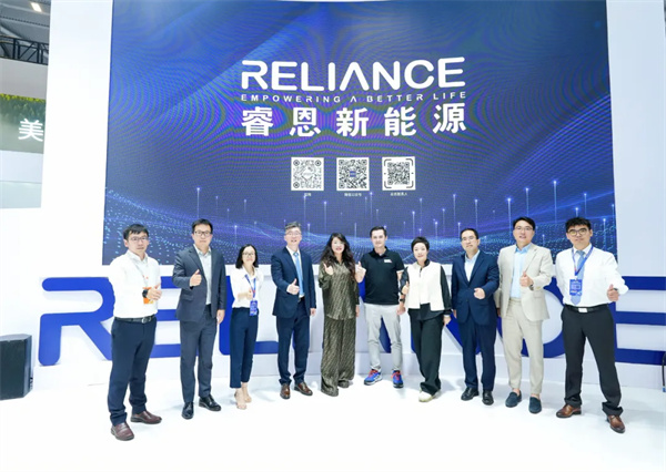 「極耳無界 能量登峰」發(fā)布會圓滿落幕：睿恩21700-6Ah電池全球首發(fā)，攜手蔡司共繪質量新篇章