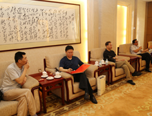 參加上線發布會的嘉賓在貴賓室休息